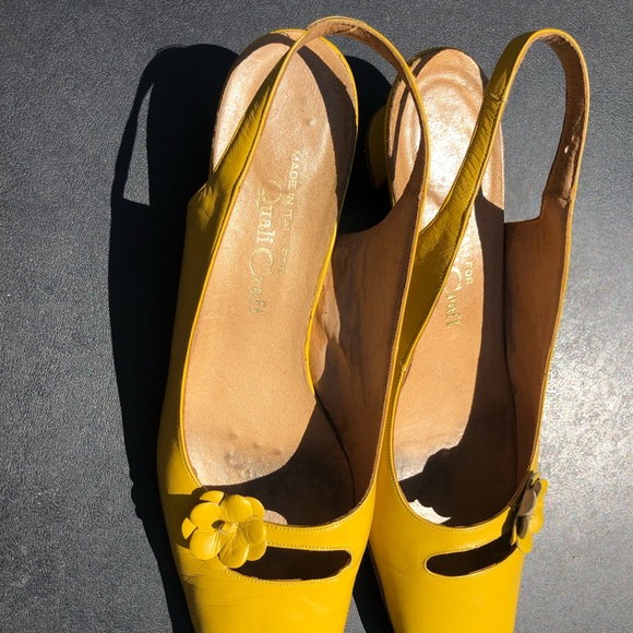 Vintage Low Heel Yellow Leather Sandals Size 8.5 - Picture 3 of 9